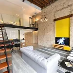 Apartment Off Triana