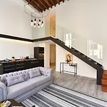 Off Triana Apartment *