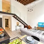 Apartment Off Triana